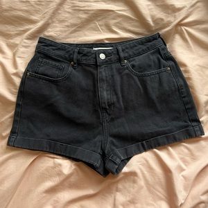 SOLD Pacsun Black Denim Mom Short High Waisted 27